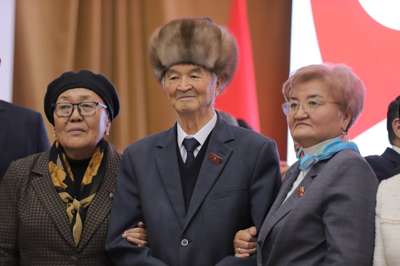 Академик Бектемир Мурзубраимовдун 85 жылдык мааракеси белгиленди